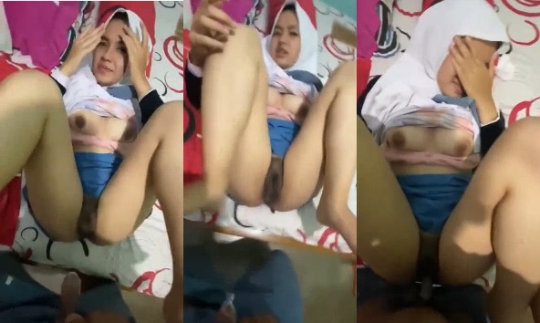 Nữ Sinh Xinh Đẹp Đeo Jilbab Trong Lớp Học - Clip Sex Hot Lan Truyền Nhất Hiện Nay