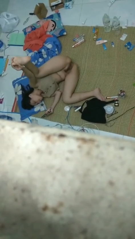 Phim sex Quay Lén - Quay lén mỹ nữ sinh viên xinh đẹp bỏ quên quần lót trong ký túc xá nóng bỏng